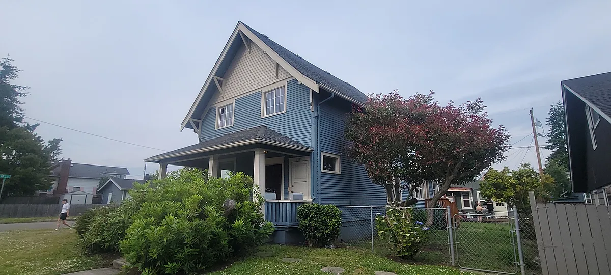 Building Photo - 1801 Oakes Ave #1