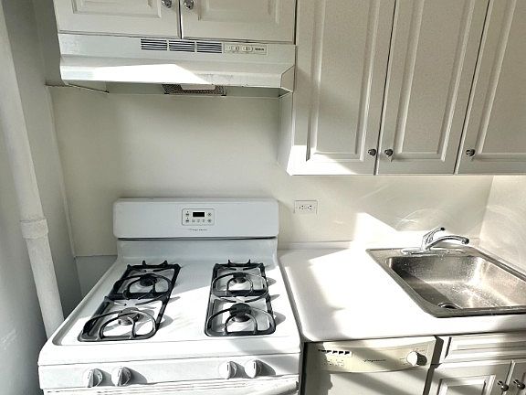4th image of 6561 Saunders St APT 5KK