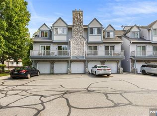 5 Garden Ct, Succasunna, NJ 07876