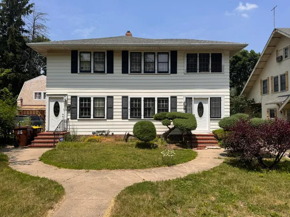 635 Garfield Ave, Rockford, IL 61103