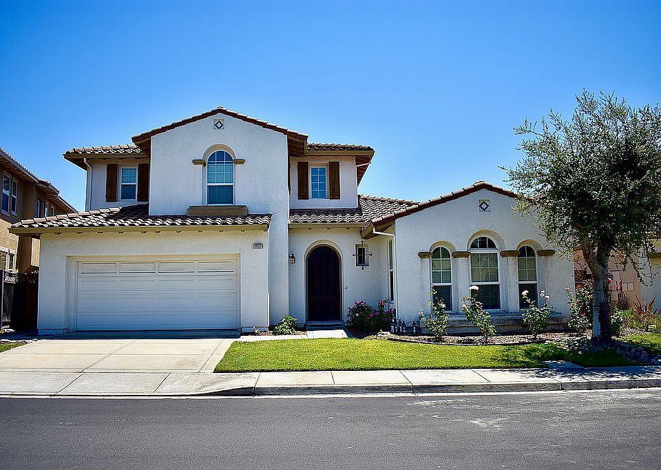 1st image of 6031 Round Hill Dr