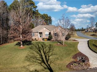 1325 Kensington Cir, Newton, NC 28658