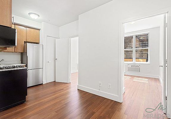 5th image of 120 Saint Marks Pl APT 2R