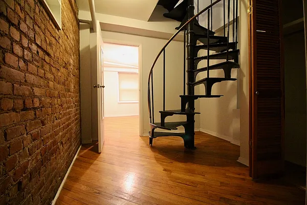 Rented by Maz Group NY | media 35