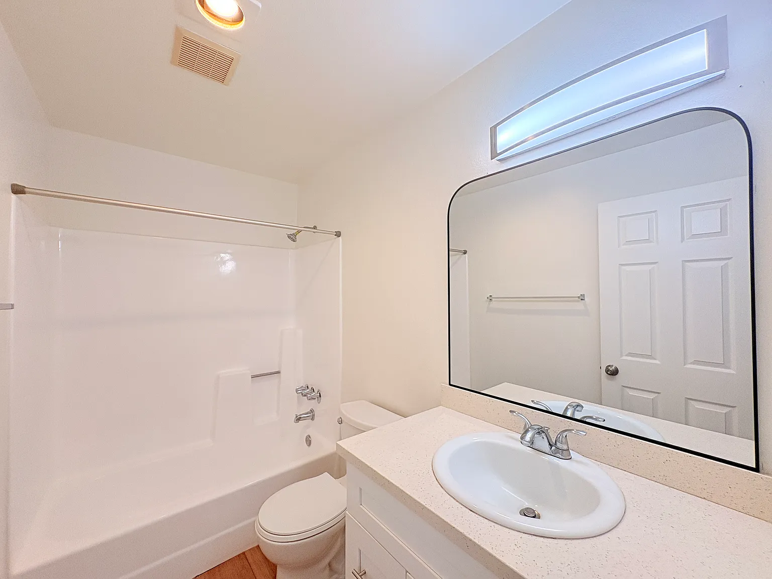 405 Ivy St — Photo 3