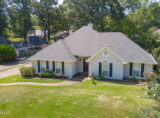 313 Autumn Crest Dr, Ridgeland, MS 39157