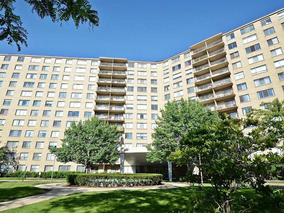 1st image of 6933 N Kedzie Ave APT 307