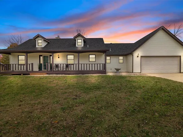 93 Fox Run Rd, Collinsville, IL 62234