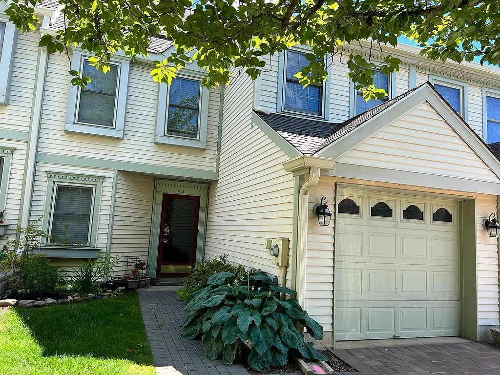 43 Fair Acres Ct — Photo 1