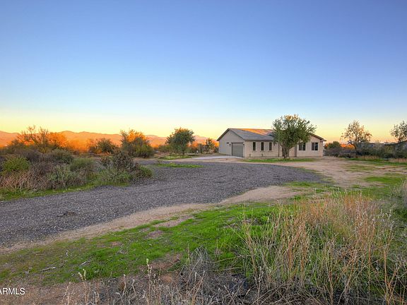 3rd image of 16321 E DIXILETA Drive