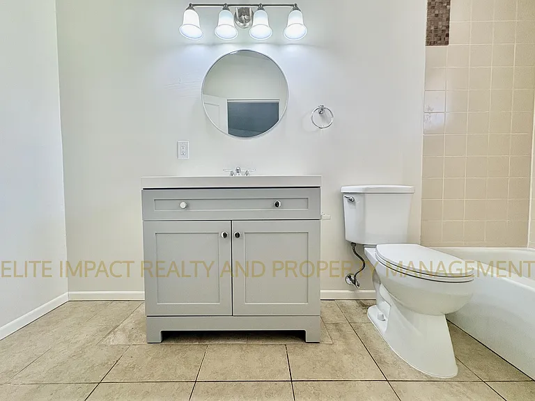 2460 N Treat Ave — Photo 7