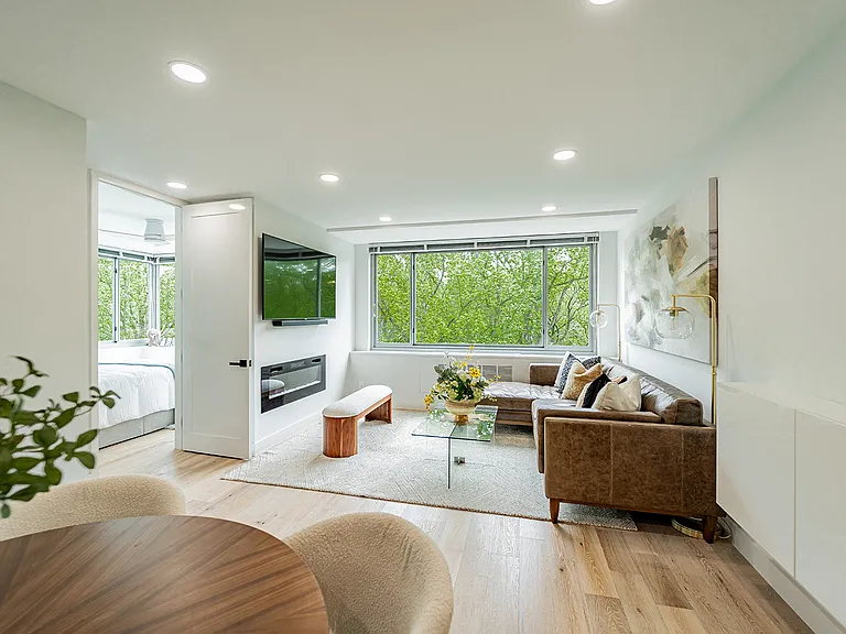 4200 Cathedral Ave NW #1005 — Photo 8