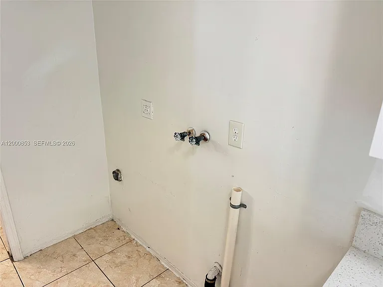 6301 SW 27th St #1 — Photo 7