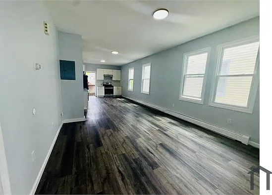 3 bed, 1068 sqft, $2,500 — Photo 3