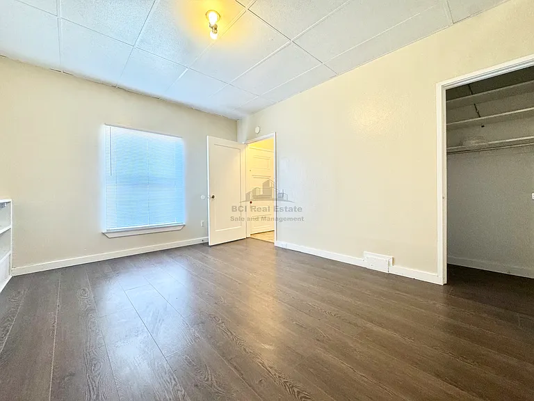 2422 Balboa St — Photo 9