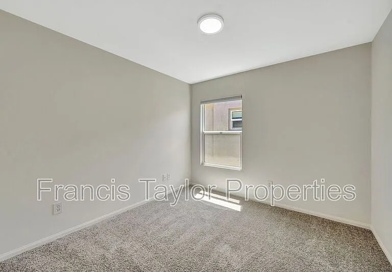 148 Elora Ln — Photo 12