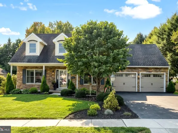 717 Ash Dr, Hanover, PA 17331