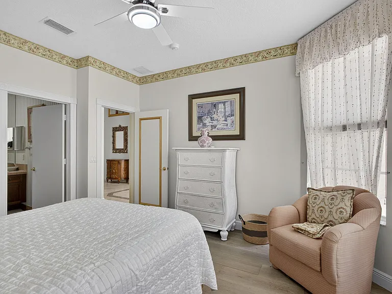 10880 Northgreen Dr — Photo 25