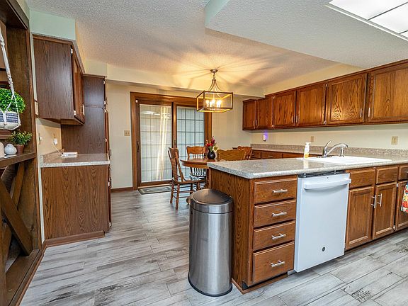 4th image of 5924 Hallowell Pl