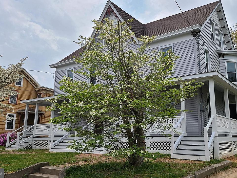 2nd image of 216 S Main St APT A