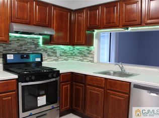 103 Woodbridge Comns Way, Iselin, NJ 08830