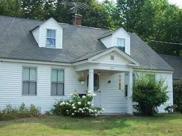 285 Park Ave, Auburn, ME 04210