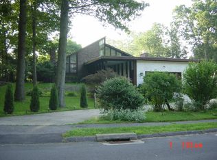 6 Old Witch Ct, Norwalk, CT 06853