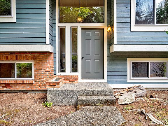 3rd image of 5927 147 Street SW