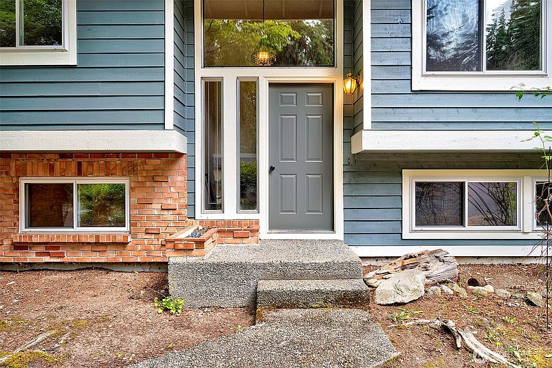 3rd image of 5927 147 Street SW