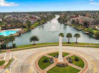 18007 Billabong Crescent Ct, Cypress, TX 77429