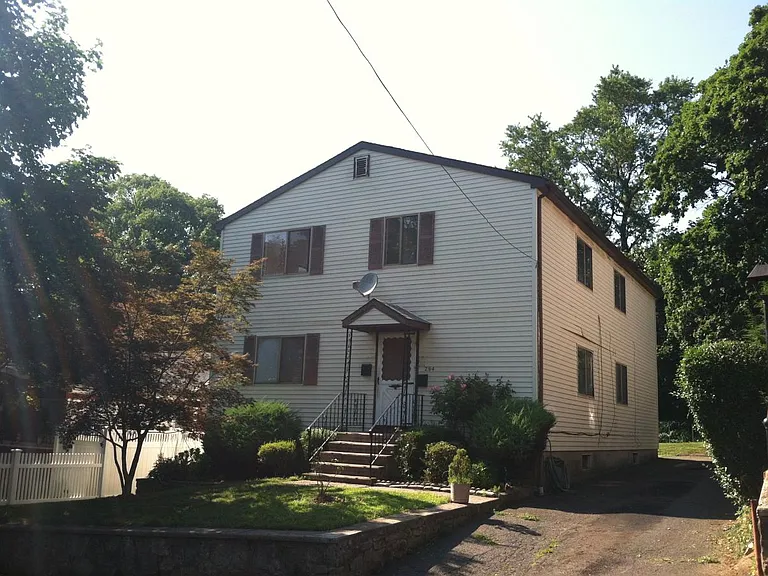 292 Robin St — Photo 5