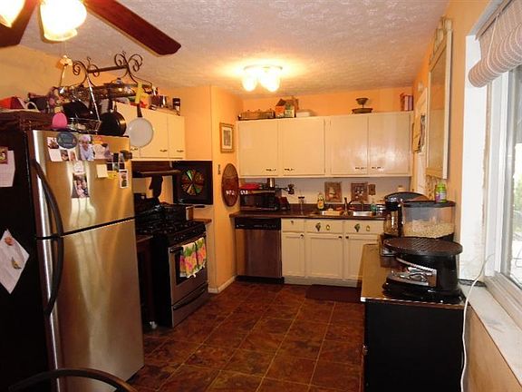 3rd image of 4630 Clayton Dr
