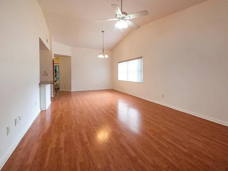9641 Riverside Dr #F1 — Photo 17
