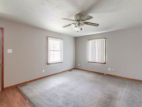 2nd image of 2320 W 6th St