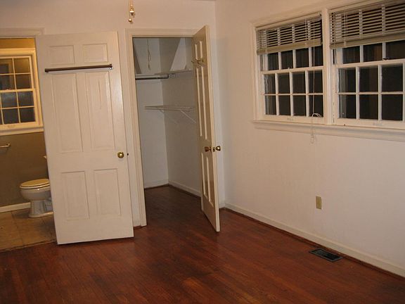 4th image of 115-117 Barberry Ln