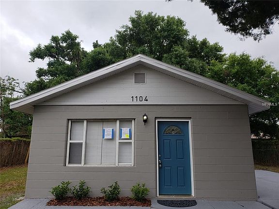2nd image of 1104 W Walnut St