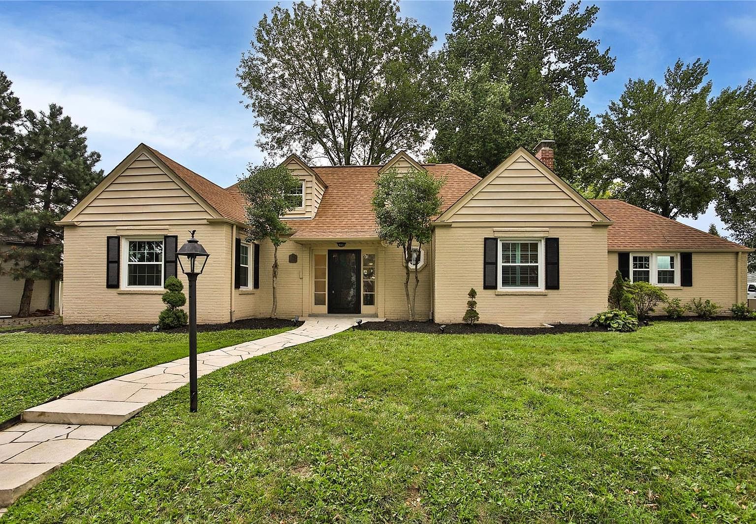 49 Hanley Downs St, Saint Louis, MO 63117 MLS 23047044 Zillow