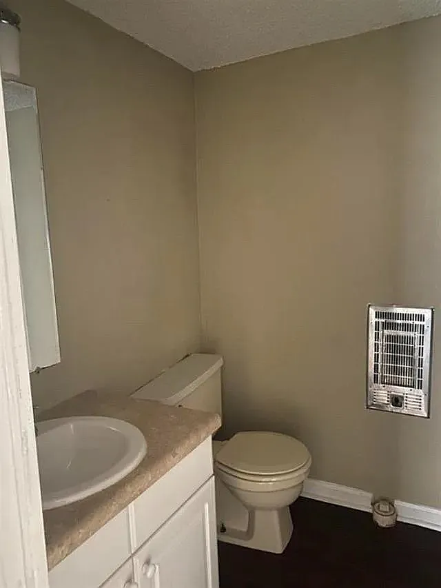 2 bed, $900 — Photo 4