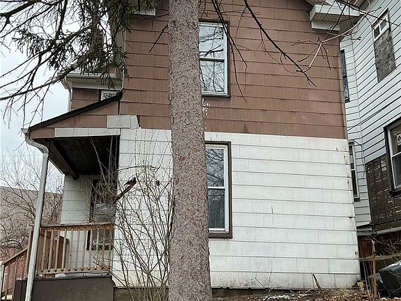 3rd image of 216 Ridge Ave