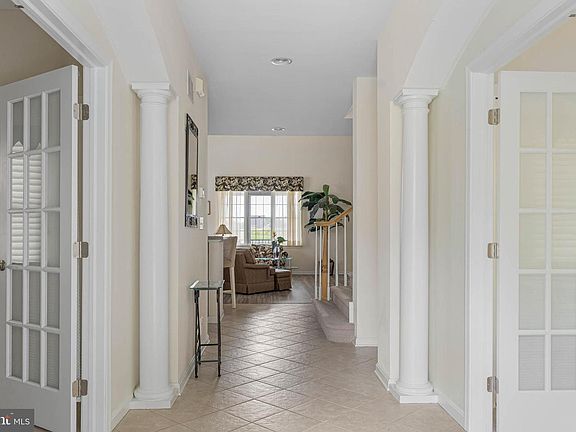 5th image of 144 Willow Oak Ave