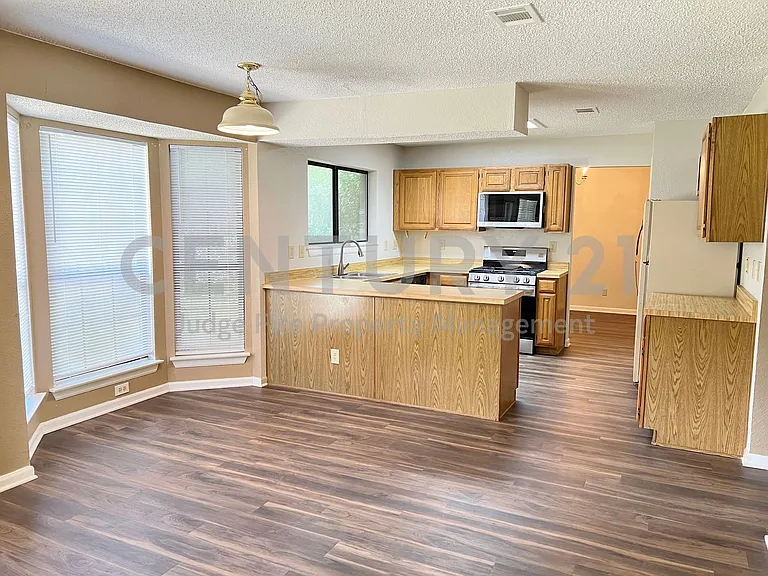 2019 Longmeadow Ct — Photo 8