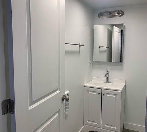5th image of 2843 N Mildred Ave #G