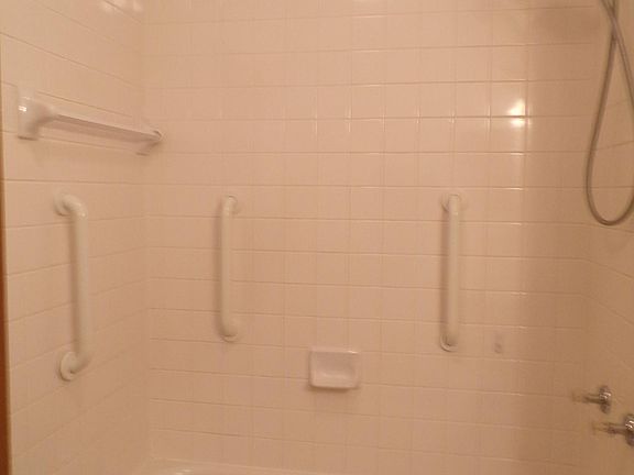 5th image of 3136 Portsmouth Dr W