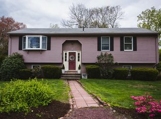 3 Lawnacre Dr, Smithfield, RI 02828