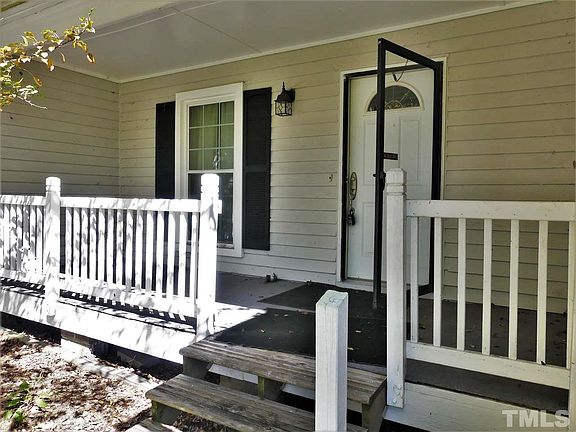3rd image of 3213 Courtland Dr