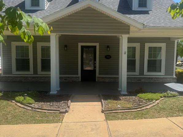 1400 NE Young Ave, Bentonville, AR 72712