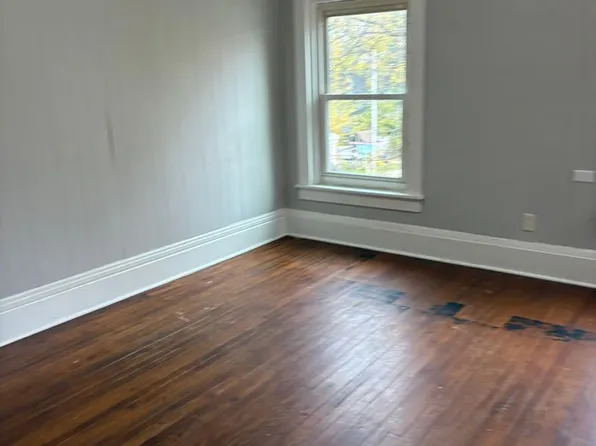 225 Allen St APT 4, Waterloo, IA 50701