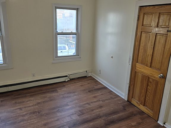 5th image of 310 E Jersey St #2