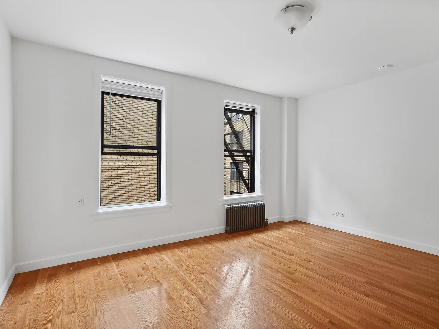 920 Riverside Drive — Photo 3