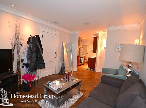 5th image of 1408 W Cornelia Ave #2